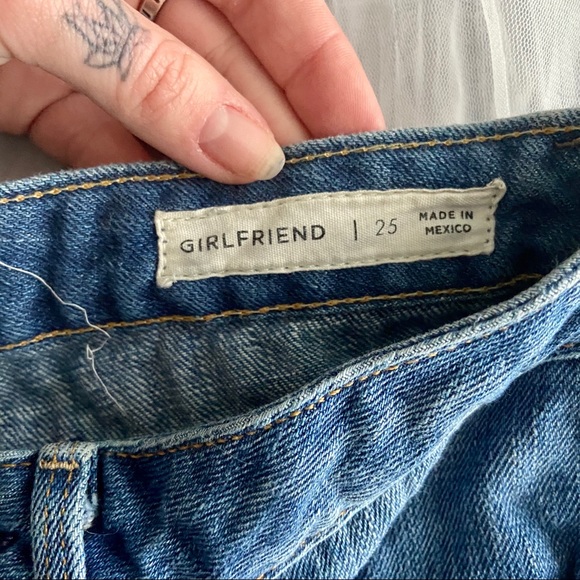 Bullhead Girlfriend Shorts **MOVING SALE EVERYTHING MUST GO** - Picture 3 of 5
